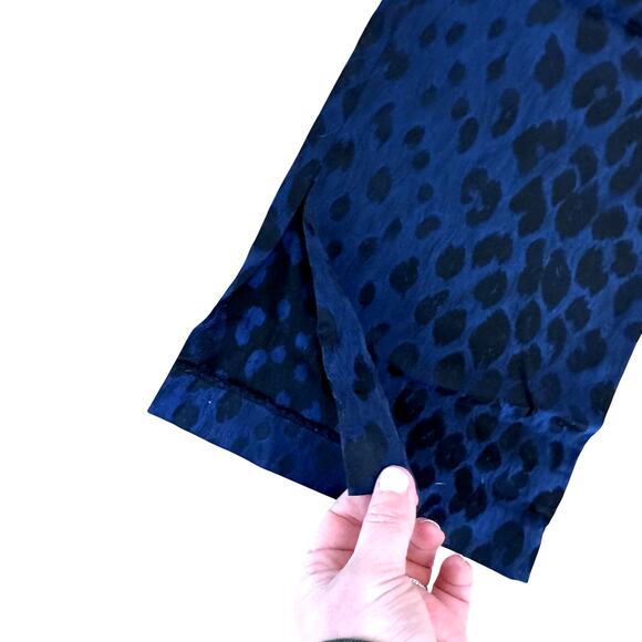 AMAZING Guess Collection Y2K VTG Navy Black Animal Print Silk Pants Women's Sz 2 - Picture 3 of 5